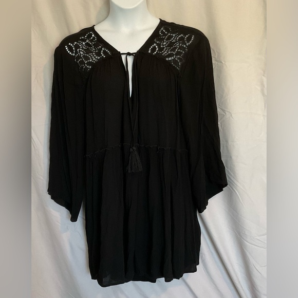 Aveology Plus Size Tiered Swing Tunic. Black. Size 26/28. Tie neckline. - Picture 1 of 5